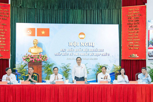 Chủ tịch Quốc hội Trần Thanh Mẫn tiếp xúc cử tri tại Thành phố Hồ Chí Minh
