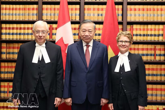 Top leader meets with Speakers of Canada’s Senate and House of Commons