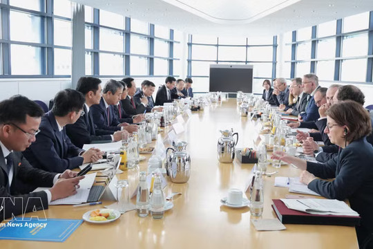 Vietnamese, German parties hold 11th theoretical exchange