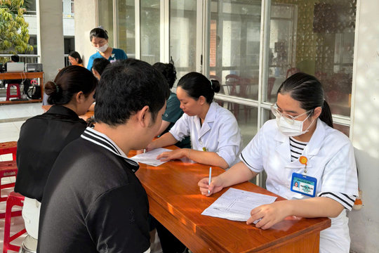 Chi đoàn Nhà khách Quốc hội tại Đà Nẵng tổ chức hiến máu nhân đạo
