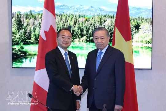 Party General Secretary and President meets with major businesses in Canada