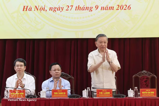 Top leader requests Hanoi to develop rapidly, ensure quality, identity and better livability
