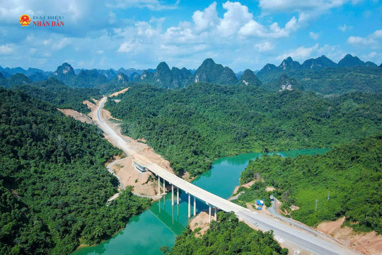 Dự án cao tốc Hữu Nghị – Chi Lăng (Lạng Sơn) và Đồng Đăng (Lạng Sơn) – Trà Lĩnh (Cao Bằng): Nhà đầu tư và nhà thầu cần phối hợp chặt chẽ, quyết tâm hoàn thành dự án đúng tiến độ