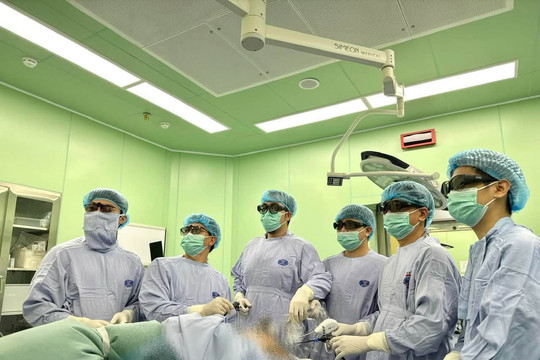 Từ một triệu chứng bất thường, phát hiện 2 bệnh ung thư cùng lúc
