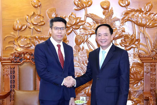 Việt Nam-Lào tăng phối hợp chống tin giả, xuyên tạc trên môi trường số
