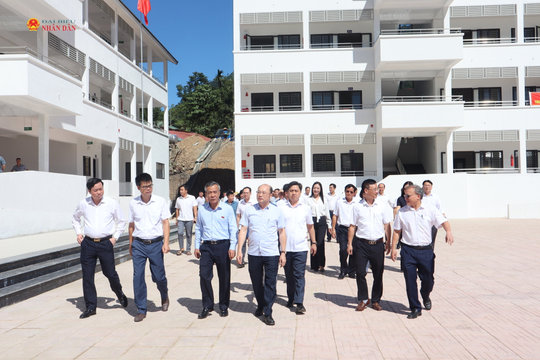 Bí thư Tỉnh ủy Thanh Hóa kiểm tra cơ sở trường học, công tác bảo vệ an ninh biên giới