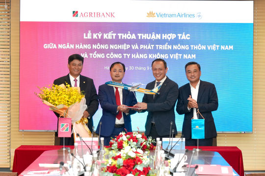 Vietnam Airlines - Agribank kết nối hệ sinh thái hàng không - tài chính
