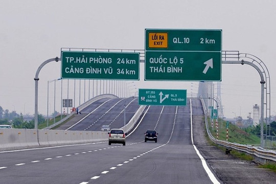 Sẽ thí điểm quy định chỉ cho phép sử dụng làn trái ngoài cùng để vượt từ quý IV/2026