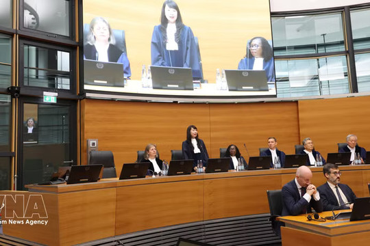 Vietnamese judge Nguyen Thi Lan Anh sworn in at ITLOS in Hamburg