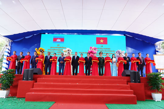 Cửa khẩu quốc tế Khánh Bình - mở rộng không gian phát triển vùng biên giới An Giang