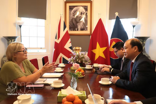 Vietnam, UK step up cooperation in training, theoretical research