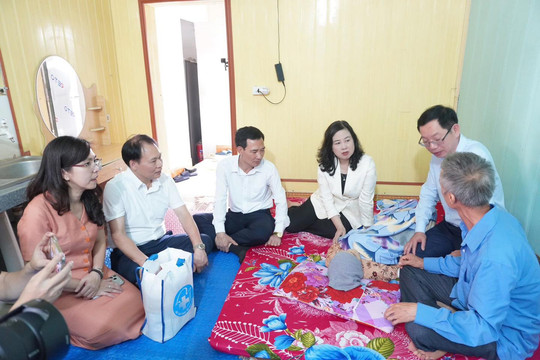 Người cao tuổi, người bệnh nặng sẽ được khám sức khỏe định kỳ miễn phí tại nhà