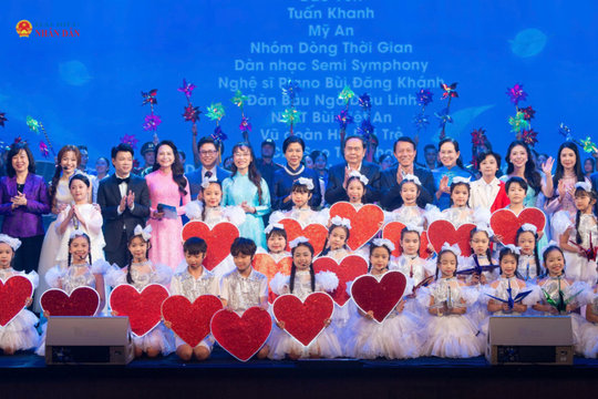 Chung tay hỗ trợ phụ nữ, trẻ em có hoàn cảnh đặc biệt khó khăn