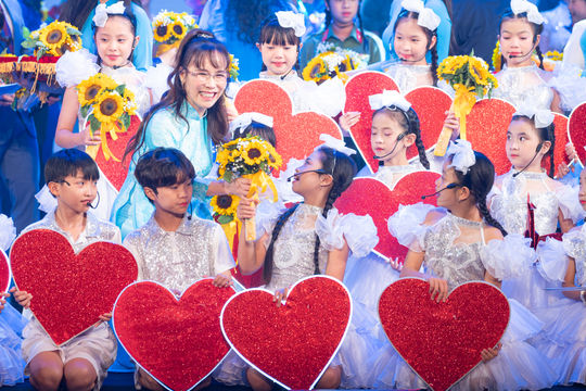 Bộ Công an và Hội Liên hiệp Phụ nữ Việt Nam tổ chức chương trình “Kết nối yêu thương”