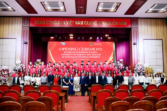 Đại học Kinh tế Quốc dân tổ chức Lễ khai giảng chương trình liên kết đào tạo cử nhân Kinh doanh với Đại học Waikato