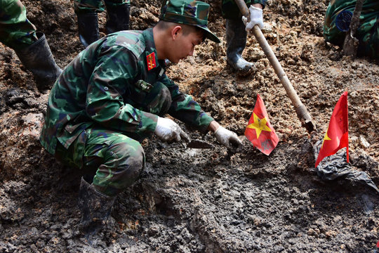 TP. Hồ Chí Minh: Tổ chức Lễ truy điệu, an táng hài cốt liệt sĩ tìm kiếm tại Công viên Lê Thị Riêng