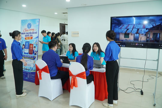 BHXH Đà Nẵng giới thiệu các tiện ích số về an sinh xã hội tại Festival Thanh niên