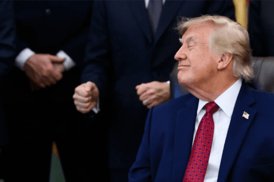 Trước thềm bầu cử, Tổng thống Trump tung hàng tỷ USD hỗ trợ người Mỹ