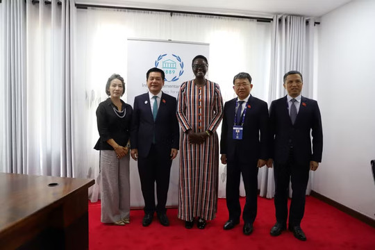 NA Vice President holds bilateral meetings on sidelines of IPU-153