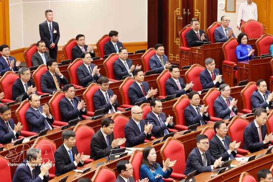 Fourth working day of 14th Party Central Committee's fourth plenum