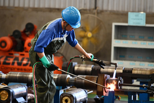 Quản trị doanh nghiệp bằng “kính chắn gió” thay vì “gương chiếu hậu”
