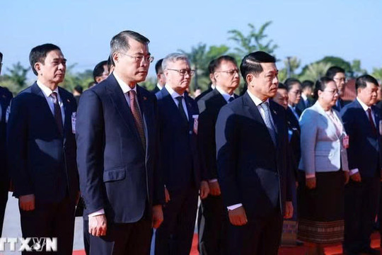Tiếp nối truyền thống đoàn kết đặc biệt Việt Nam - Lào