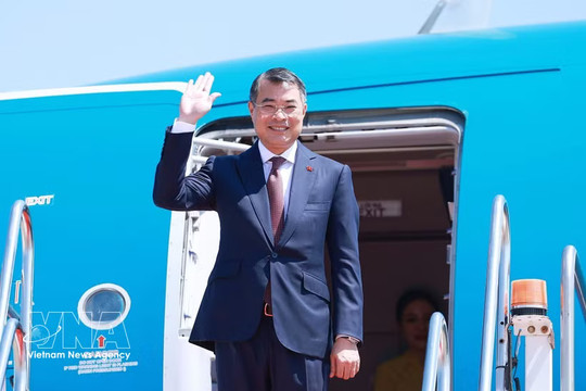 Vietnamese PM concludes official visit to Laos
