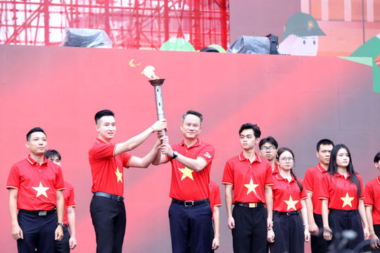 Hành trình “Tôi yêu Tổ quốc tôi”: Hơn 3.100 hoạt động đưa tuổi trẻ về với những địa chỉ đỏ