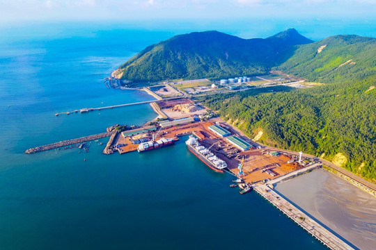 Petrovietnam - "Hạt nhân" hình thành các trung tâm công nghiệp, năng lượng