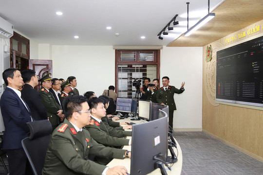 Từ một ô cửa sáng đèn: Kỳ 1: Xây dựng “con người có năng lực, tư duy mới” trước dòng chảy kỷ nguyên số