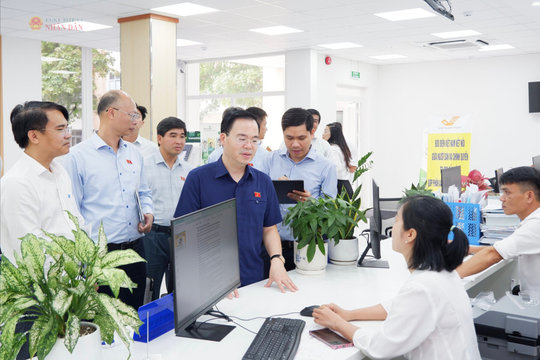 Đoàn giám sát của Ủy ban Khoa học, Công nghệ và Môi trường làm việc tại thành phố Hồ Chí Minh