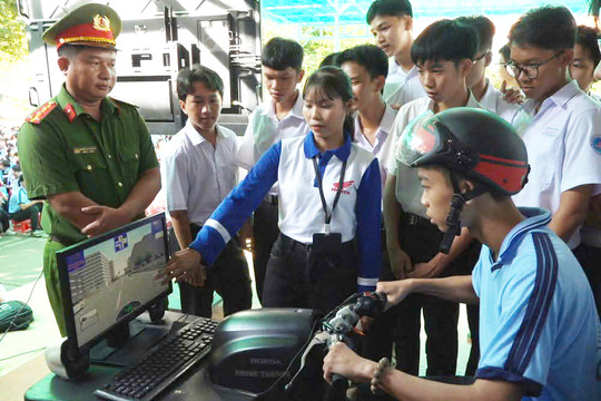 An Giang: Tập huấn kỹ năng lái xe an toàn cho hơn 1.700 học sinh