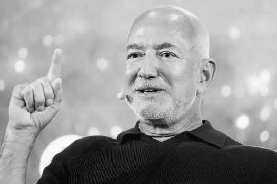 Tỷ phú Jeff Bezos: AI có thể giúp con người chỉ làm việc 3 ngày mỗi tuần, gia đình chỉ cần một người đi làm