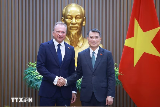 Thủ tướng Lê Minh Hưng tiếp Bộ trưởng Tài chính Luxembourg