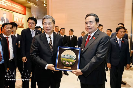 NA President Tran Thanh Man visits Museum of the Communist Party of China