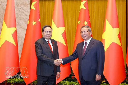 NA President meets with Chinese Premier in Beijing