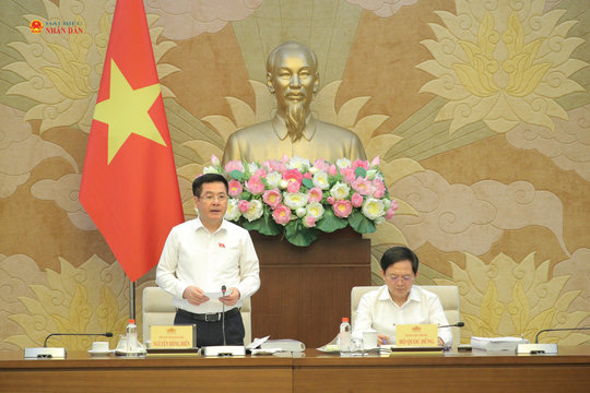 Phó Chủ tịch Quốc hội Nguyễn Hồng Diên làm việc với các cơ quan về hoàn thiện dự thảo Luật Đất đai (sửa đổi)