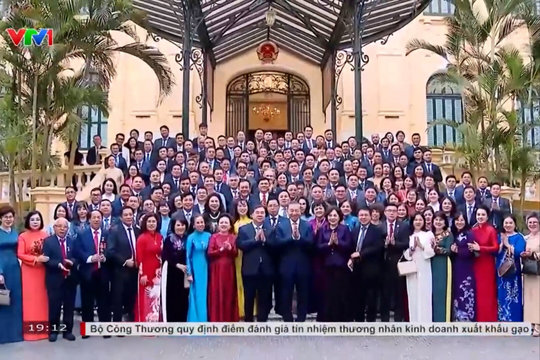 Đất nước hùng cường là điểm tựa để doanh nghiệp vươn xa