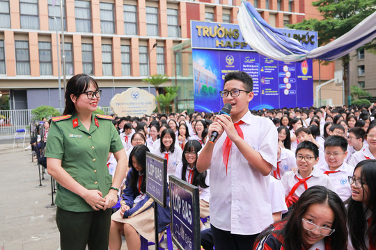 Công an cơ sở đẩy mạnh tuyên truyền pháp luật, xây dựng môi trường học đường an toàn