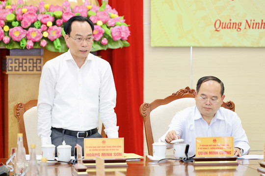Bộ trưởng Hoàng Minh Sơn: Quảng Ninh cần tiếp tục tiên phong, trở thành hình mẫu trong phát triển giáo dục và đào tạo