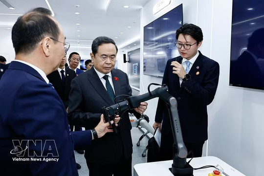 NA President visits Beijing Economic-Technological Development Area