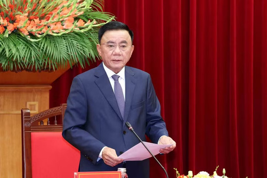 Thường trực Ban Bí thư Trần Cẩm Tú tiếp Đoàn cán bộ cao cấp Đảng Nhân dân Cách mạng Lào