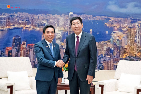 Phó Chủ tịch Quốc hội, Thượng tướng Nguyễn Doãn Anh làm việc với Chủ tịch Nhóm Nghị sĩ hữu nghị Trung - Việt Ba Âm Triều Lỗ