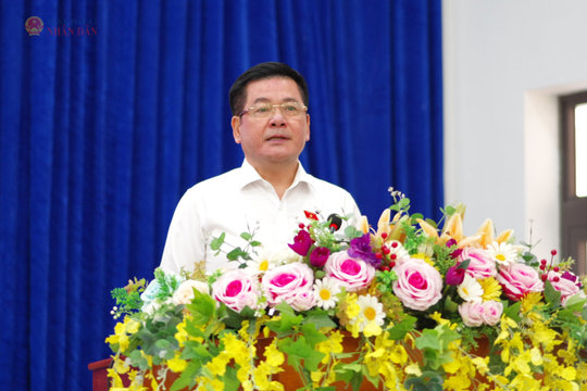 Phó Chủ tịch Quốc hội Nguyễn Hồng Diên tiếp xúc cử tri tại Gia Lai