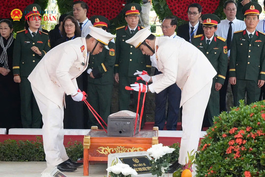 Lễ viếng, truy điệu và an táng 731 hài cốt liệt sĩ được tìm kiếm, quy tập tại Công viên Lê Thị Riêng