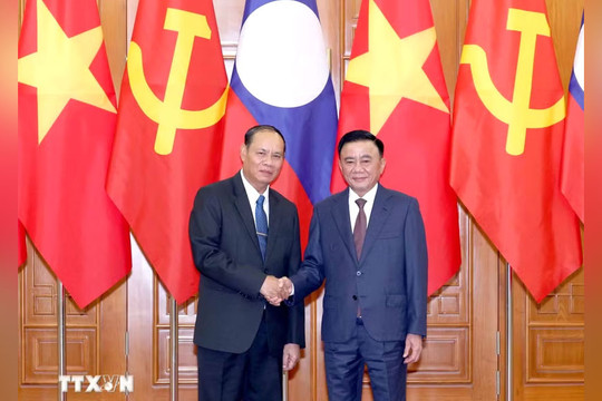 Thường trực Ban Bí thư Trần Cẩm Tú hội đàm với Thường trực Ban Bí thư Trung ương Đảng Nhân dân Cách mạng Lào