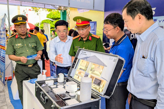 Công an An Giang hưởng ứng Ngày Công dân số Việt Nam