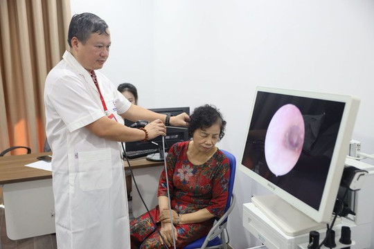 Chăm sóc người cao tuổi tại nhà, tại cộng đồng trong bối cảnh già hóa dân số nhanh