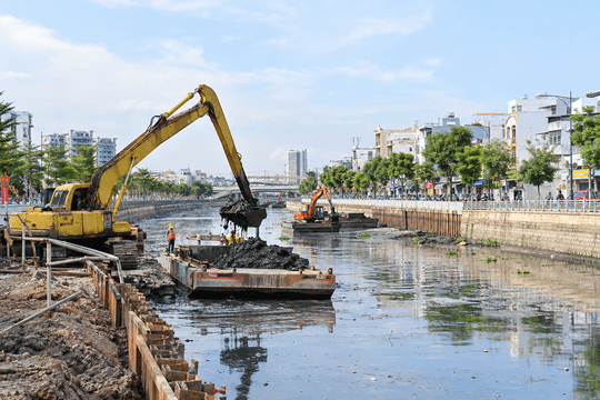 TP. Hồ Chí Minh: Không để vướng mắc kéo dài, đội vốn các dự án hạ tầng