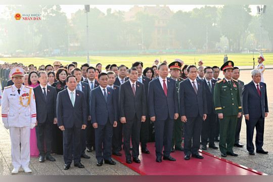 Lãnh đạo Đảng, Nhà nước vào Lăng viếng Chủ tịch Hồ Chí Minh nhân dịp Kỳ họp thứ Hai, Quốc hội khóa XVI